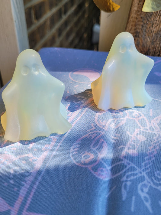 Classic cartoon ghost carving