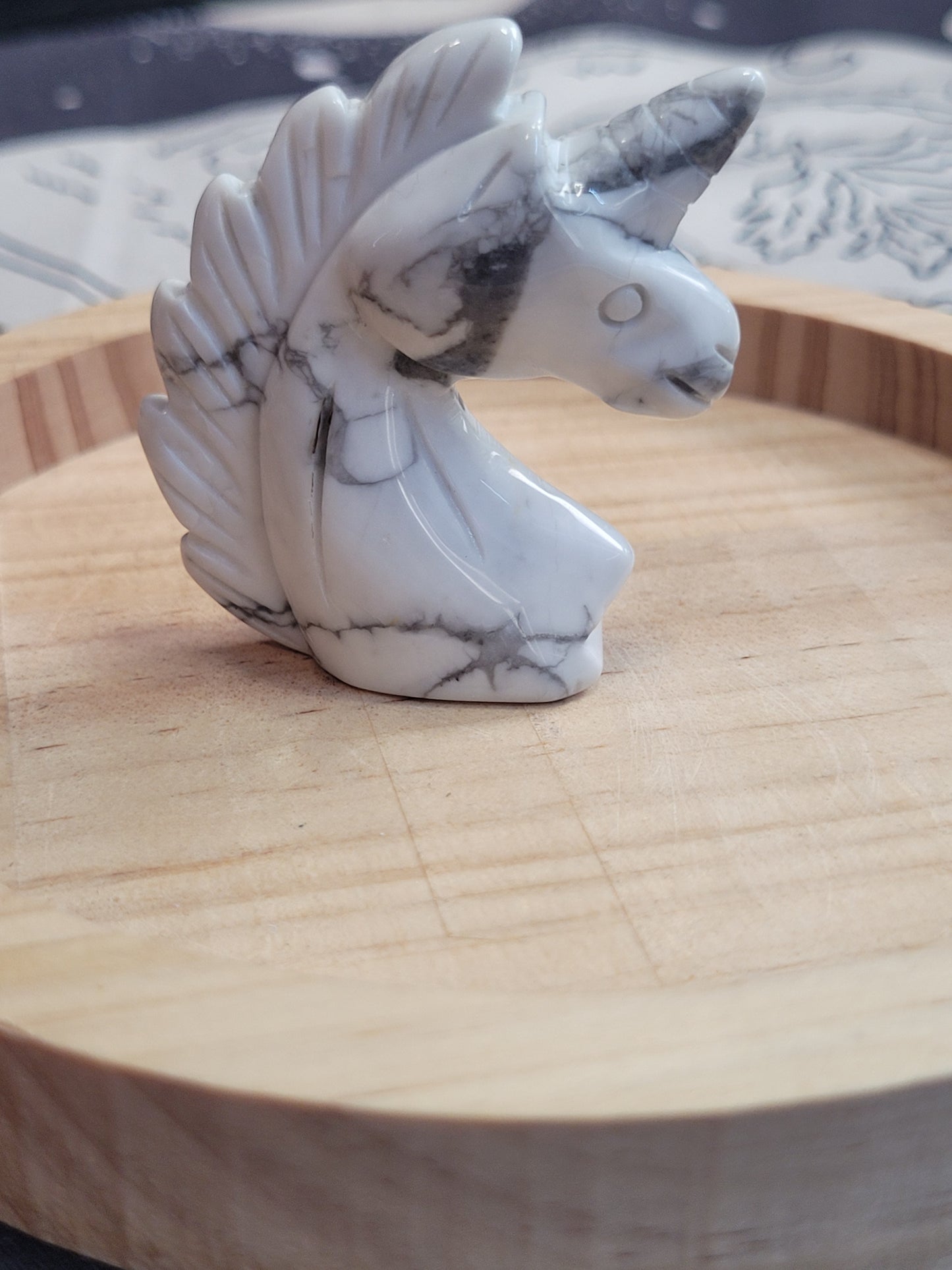 Howlite Unicorn - Small