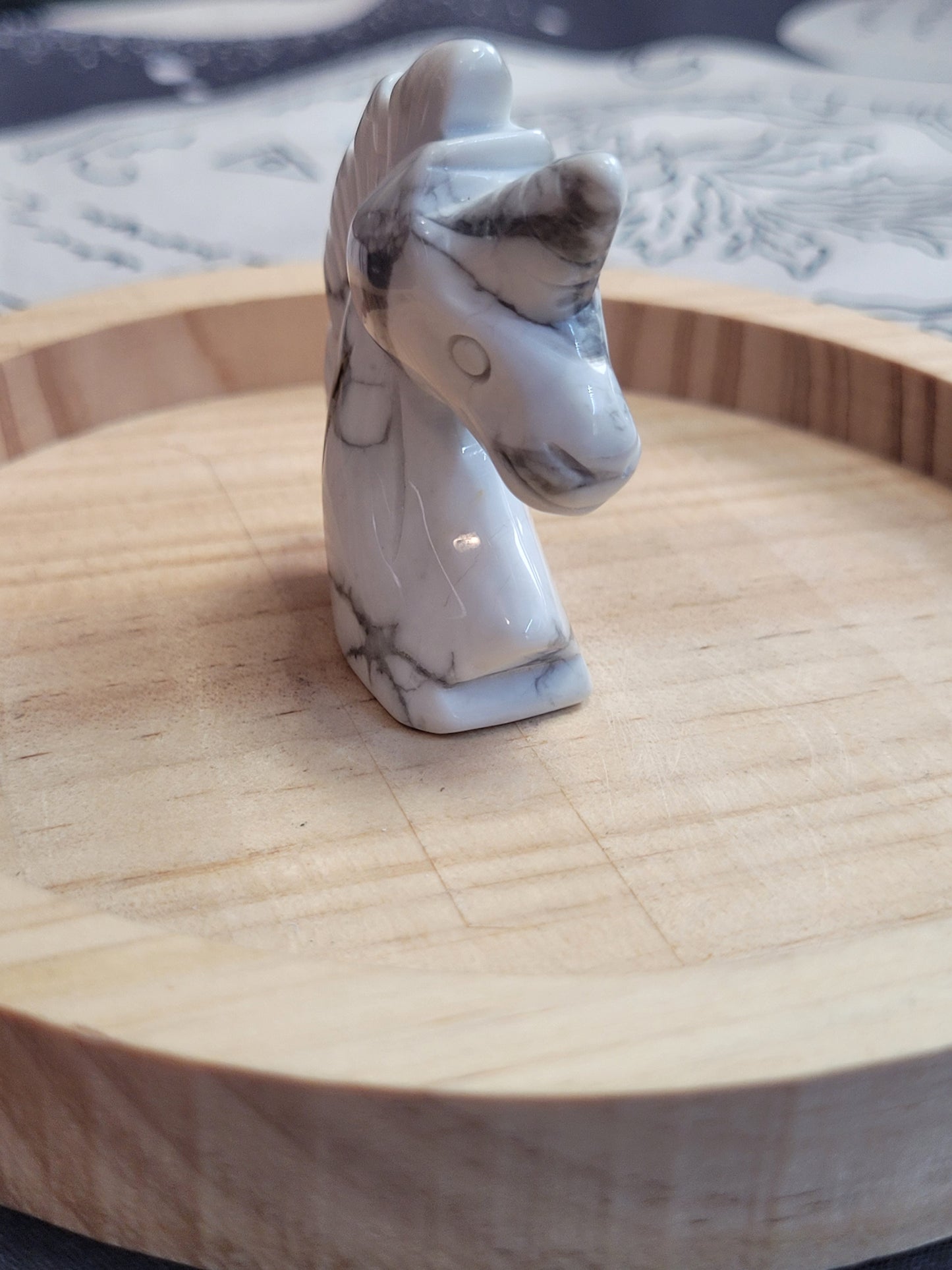 Howlite Unicorn - Small