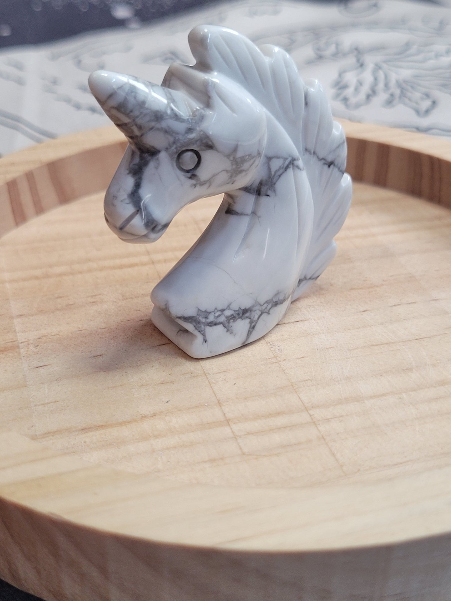 Howlite Unicorn - Small