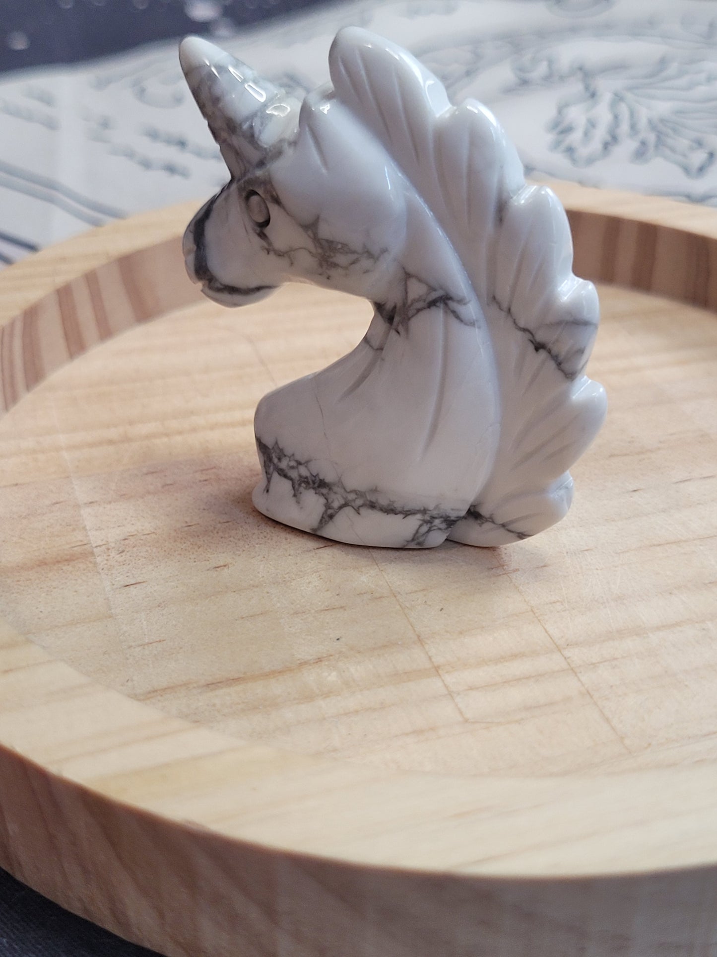 Howlite Unicorn - Small