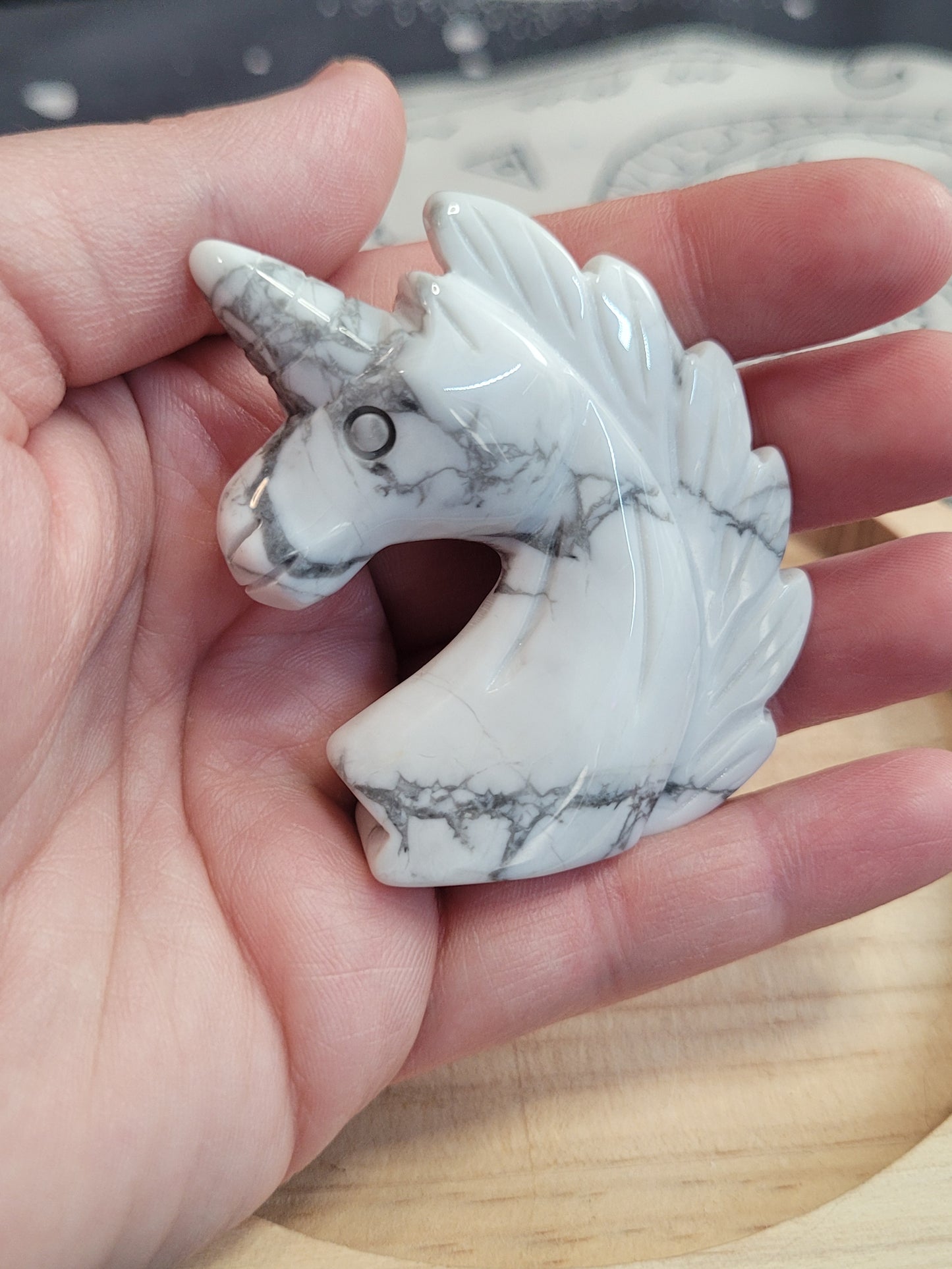 Howlite Unicorn - Small