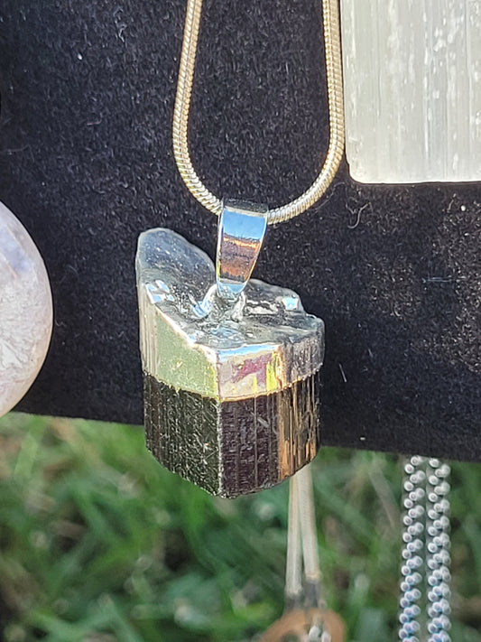 Raw Black Tourmaline pendent necklaces - Silver
